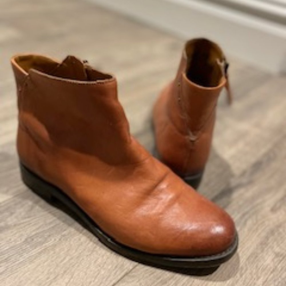 Franco Sarto Mobi genuine leather  ankle booties size 8.5